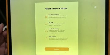 iPad Screen Yellow