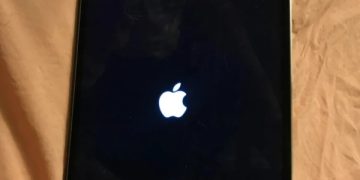 iPad stuck in Apple logo